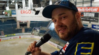 Als Kids-Club-Chef hört Müller auf, doch er bleibt dem ERC unter anderem als WebPanther erhalten. Als Kids-Club-Chef hört Müller auf, doch er bleibt dem ERC unter anderem als WebPanther erhalten.