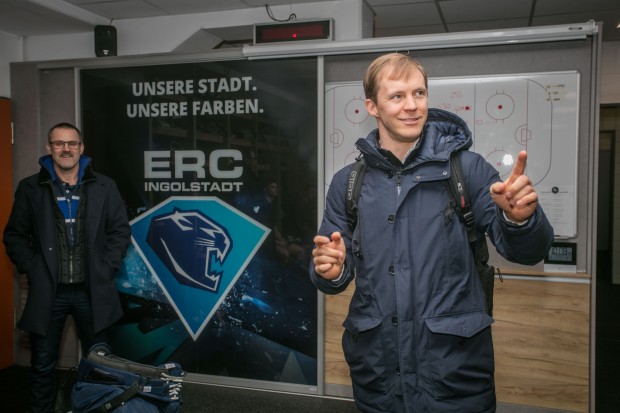 Mattias Ekström in der Kabine des ERC Ingolstadt. Foto: Ritchie Herbert