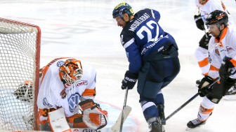 Vollgas gegen Wolfsburg! Kael Mouillierat und seine Panther treffen auf die Grizzlys. Foto: Meyer Jürgen Vollgas gegen Wolfsburg! Kael Mouillierat und seine Panther treffen auf die Grizzlys. Foto: Meyer Jürgen