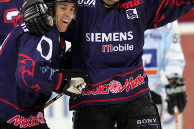 Andy McDonald- hier mit Marco Sturm- sicherte sich mit seinen Anaheim Ducks den Stanley-Cup 2007