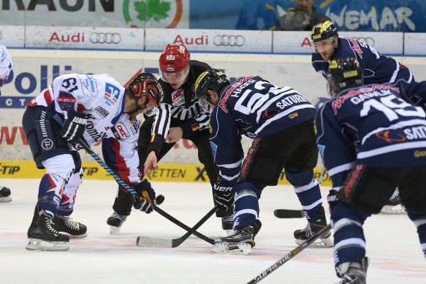 Gewinnen die Panther auch Spiel2? Ganz nah dran sein am Geschehen in Iserlohn, dies ist heute Abend für alle Ingolstädter gleich auf drei Arten möglich. Foto: Stefan Bösl / kbumm.de