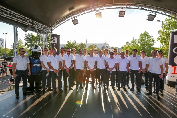 Die Mannschaft des ERC Ingolstadt für die Saison 2015/16 in ihrem Cinque-Outfit. Foto: Stefan Bösl / kbumm.de