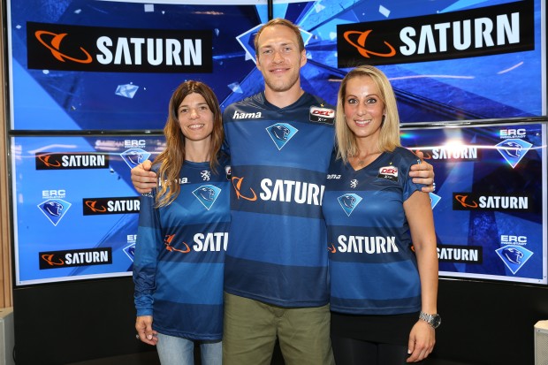 New this year: SlimFit- and Girlie-Cut-edition.