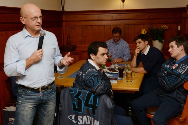 Die sportliche Leitung stellte sich den Fragen der Fans (Foto: Xaver Habermeier)