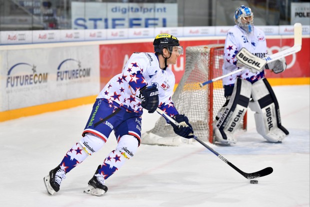 Patrick McNeill und Marco Eisenhut im Sterntrikot. Foto: Traub