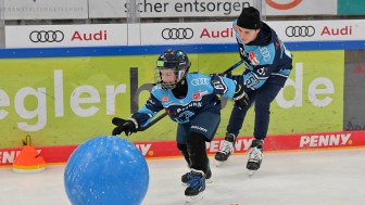 Beim Kids on Ice Day können Kinder am Samstag wieder mit den ERC-Profis trainieren.
Foto: Johannes Traub/JT-Presse.de