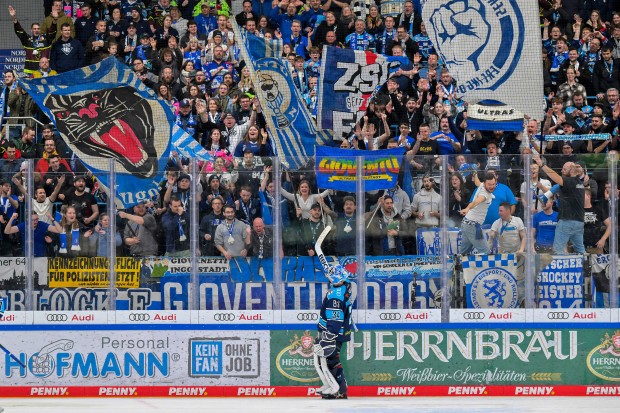 Heute Heimspiel!
Mit den Fans im Rücken zum Sieg gegen Köln.
Foto: Johannes Traub/JT-Presse.de
