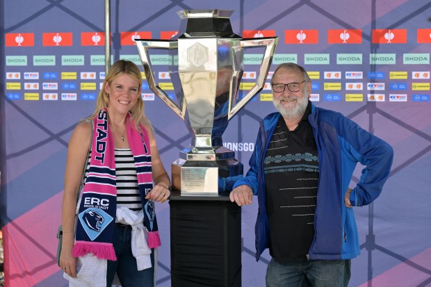 Die CHL-Trophy war ebenfalls zu Gast auf unserer Saisoneröffnungsfeier.
Foto: Johannes Traub/JT-Presse.de