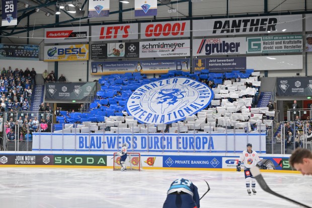 Live dabei sein bei der blau-weißen Reise im Europapokal-Achtelfinale.
Foto: Johannes Traub/JT-Presse.de