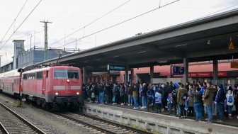 Mit dem exklusiven München-Nürnberg-Express geht's zum Auswärtsspiel nach Nürnberg.
Foto: Johannes Traub/JT-Presse.de Mit dem exklusiven München-Nürnberg-Express geht's zum Auswärtsspiel nach Nürnberg.
Foto: Johannes Traub/JT-Presse.de