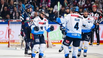 Unter anderem das Jersey von Alex Breton ist aktuell zu haben.
Foto: City-Press