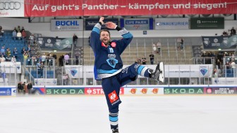 Ihr könnt Wojo Stachowiak am Donnerstag nochmal in der SATURN-Arena treffen.
Foto: Johannes Traub/JT-Presse.de Ihr könnt Wojo Stachowiak am Donnerstag nochmal in der SATURN-Arena treffen.
Foto: Johannes Traub/JT-Presse.de