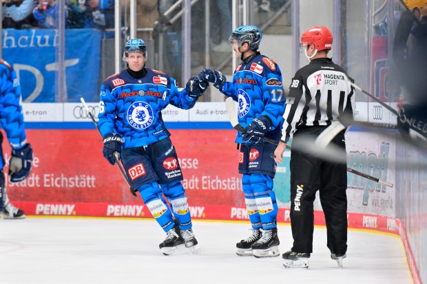Der ERC um Daniel Pietta (li.) und Abbott Girduckis empfangen Berlin.
Foto: Johannes Traub/JT-Presse.de