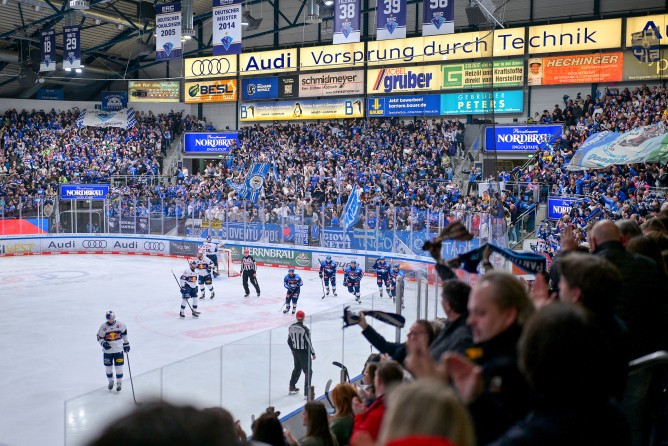 Eure Meinung ist uns wichtig. Jetzt an der Fan-Umfrage zum ERC teilnehmen.
Foto: Johannes Traub/JT-Presse.de