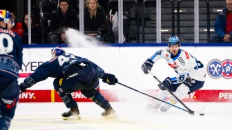 Austen Keating (re.) und der ERC wollen sich in München behaupten.
Foto: City-Press Austen Keating (re.) und der ERC wollen sich in München behaupten.
Foto: City-Press