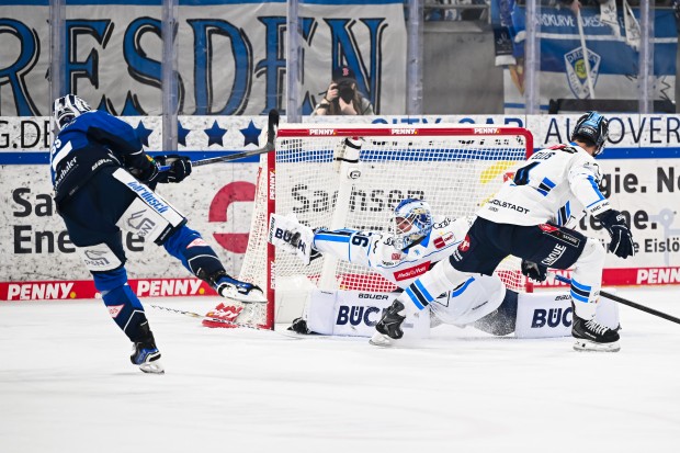 Immer wieder musste Brett Brochu alles aufbieten.
Foto: DEL-Photosharing