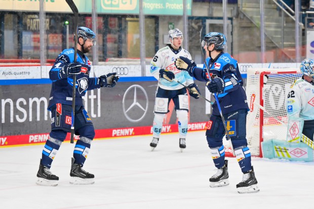 Der ERC bejubelt im Heimspiel gegen Aufsteiger Dresden einen Sieg.
Foto: Johannes Traub/JT-Presse.de
