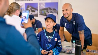 Alle Kinder & Jugendlichen unter 18 erhalten am Freitag ein kostenloses Stehplatzticket.
Foto: Johannes Traub/JT-Presse.de Alle Kinder & Jugendlichen unter 18 erhalten am Freitag ein kostenloses Stehplatzticket.
Foto: Johannes Traub/JT-Presse.de