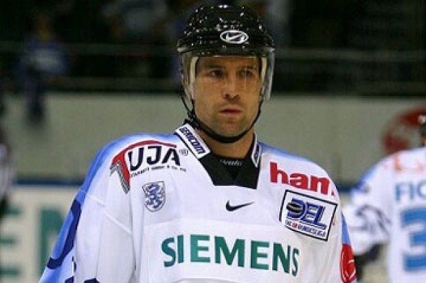 Play-Offs für Martin Jiranek beendet - ERC Stürmer bricht sich zwei Finger!