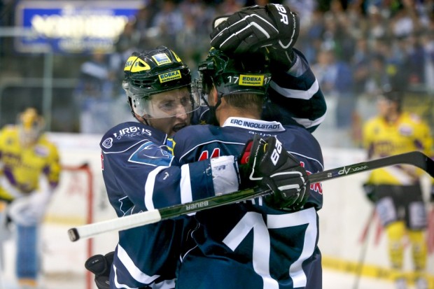 Brandon Buck und Petr Taticek waren im Vorjahr kaum zu stoppen - der Panther-Anhang wird sie auch im kommenden Jahr in der Saturn Arena wirbeln sehen. Foto: Jürgen Meyer - www.kbumm.de
