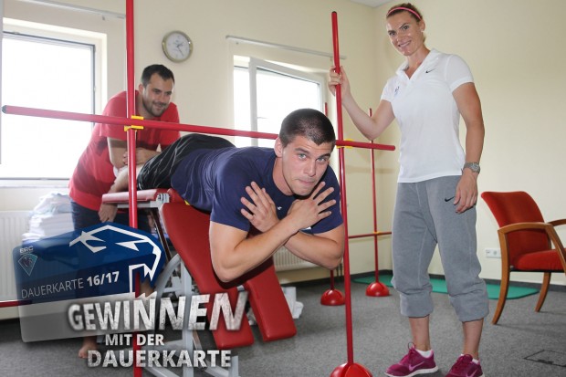 ERC-Fitness-Coach Maritta Becker gibt dir im Personaltraining Einblicke in die Panther-Übungen.